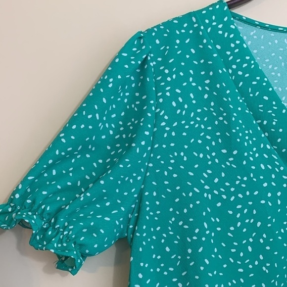 7th Ray | Jaylin Green White V Neck Puff Puff Lightweight Relaxed Fit Top M - Picture 8 of 17